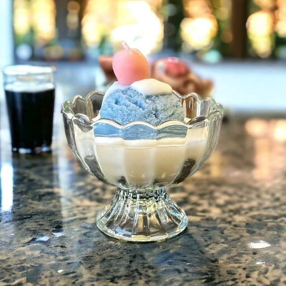 ⚠️SALE Candle // Handmade Blue Ice Cream Candle SEND OFFERS 🥳 - Picture 2 of 6